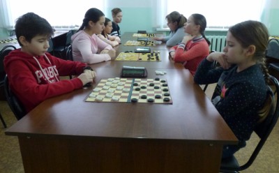 Итоги личного первенства г. Брянска по стоклеточным шашкам среди юниоров, юношей и девушек.